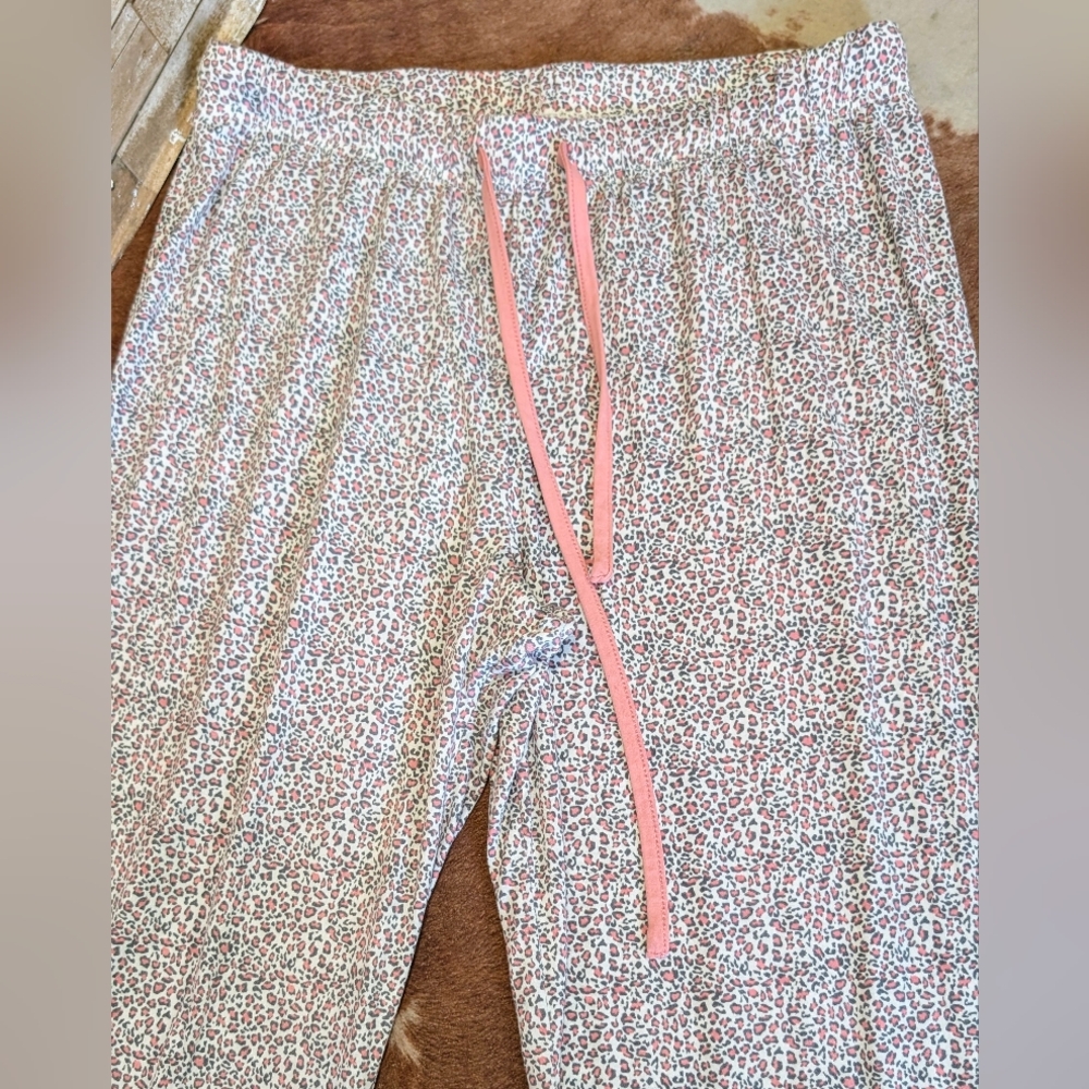 Rae Dunn Pink Pajama Set with Uplifting Message " No Bad Days" Animal Print PJ's - Picture 2 of 9